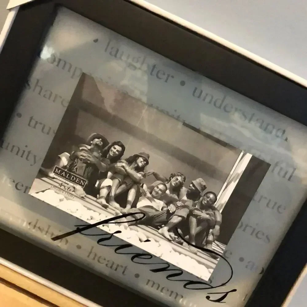 NIB 4x6” Friends Frame